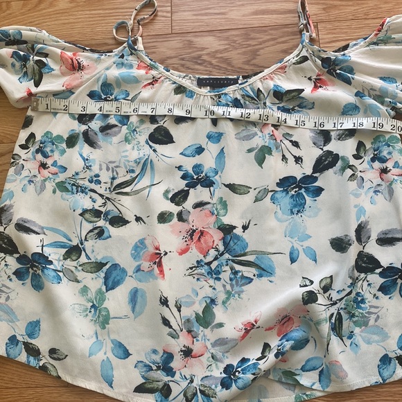Pretty summer top. - Picture 8 of 10